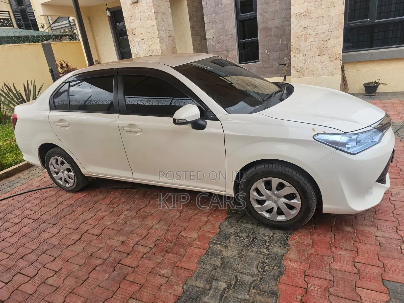Toyota Axio 1.5 G 2WD 2017 White