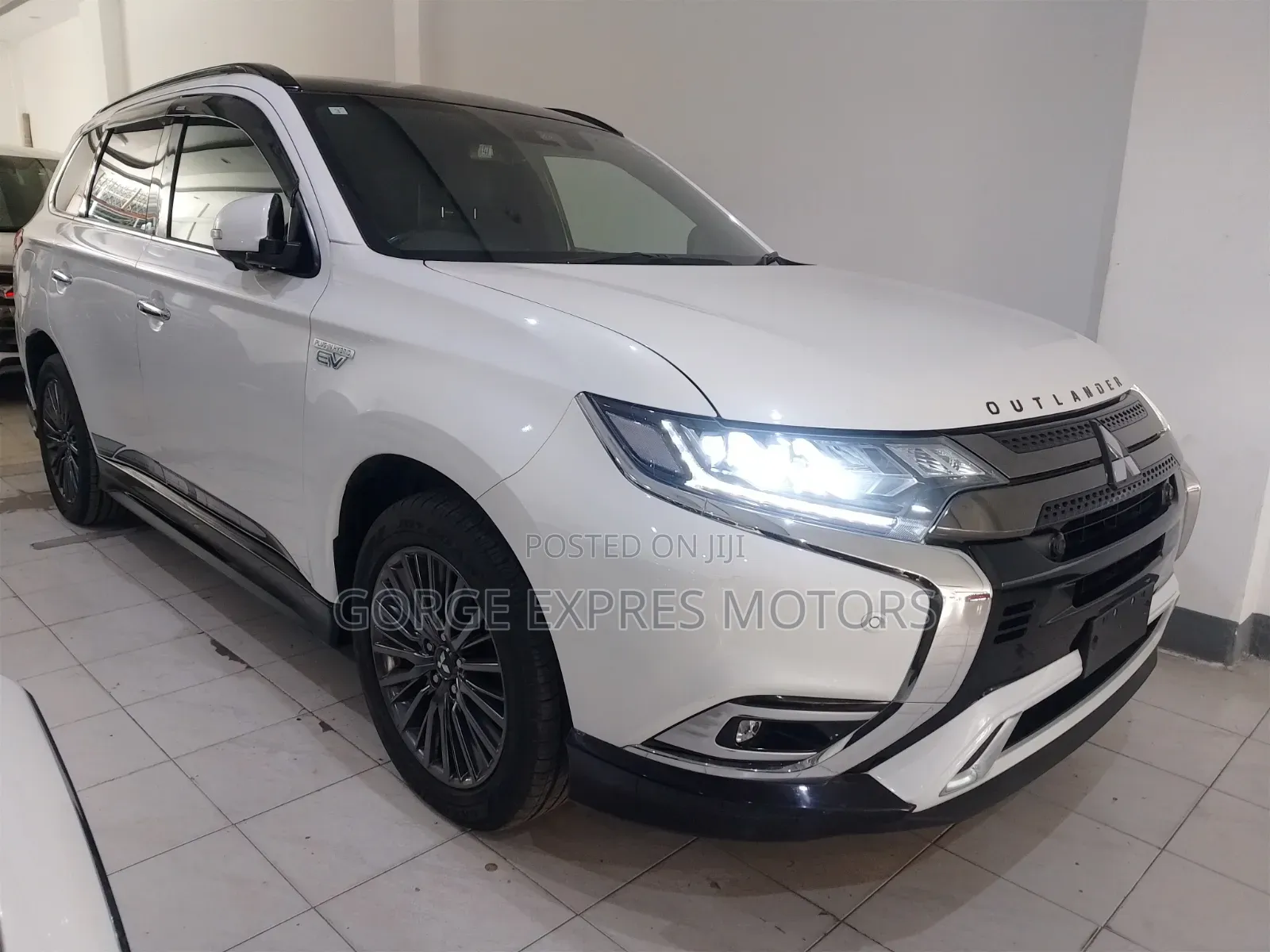 Mitsubishi Outlander 2019 White