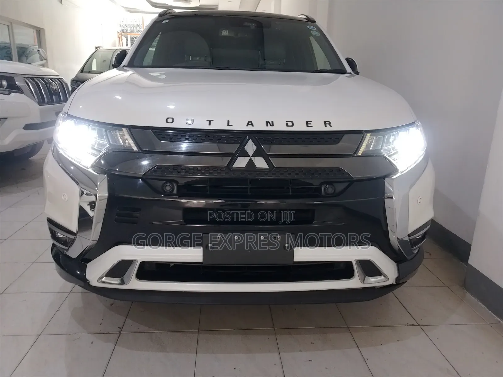 Mitsubishi Outlander 2019 White