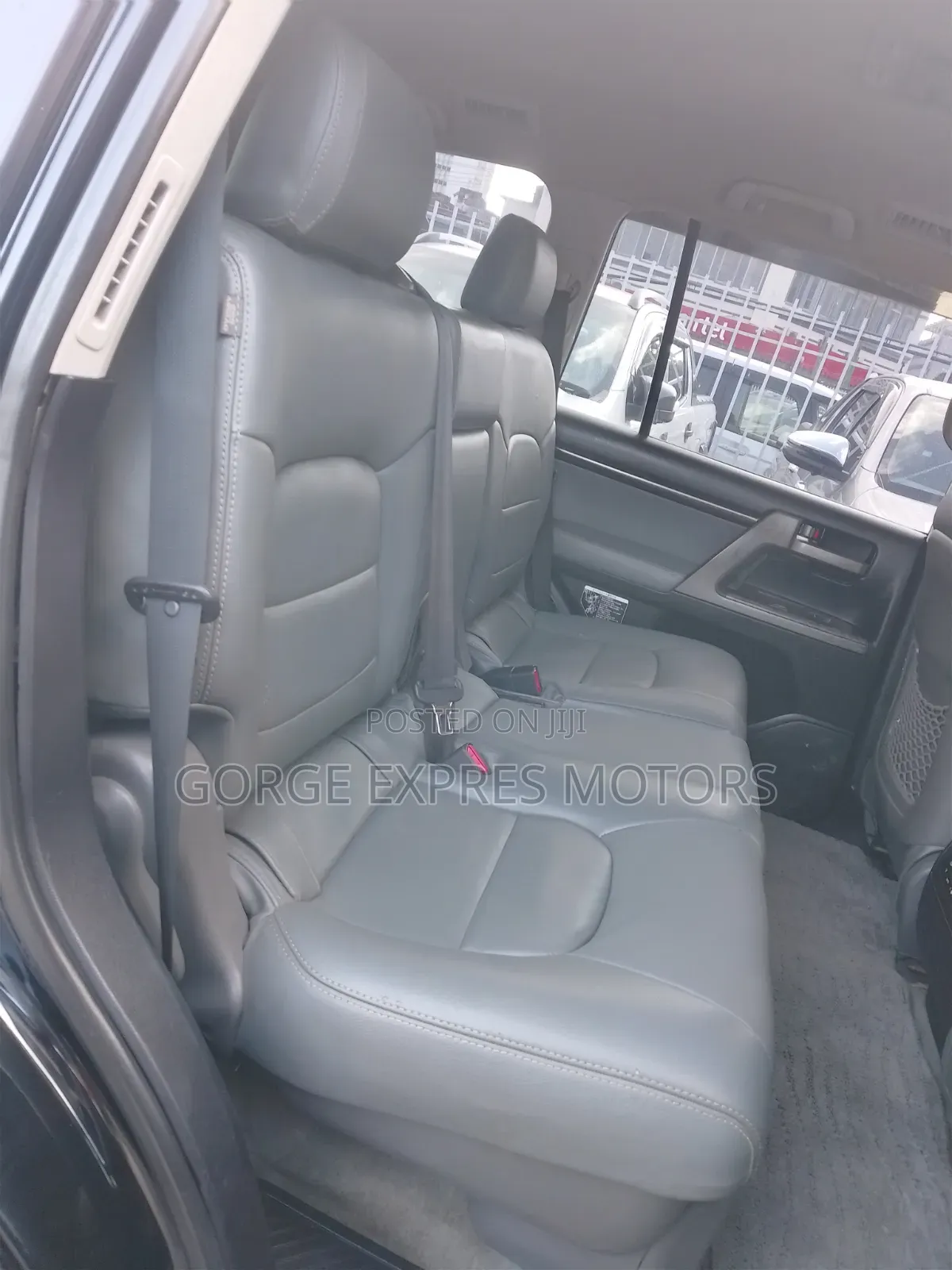 Toyota Land Cruiser 4.6 V8 AX 2010 Black