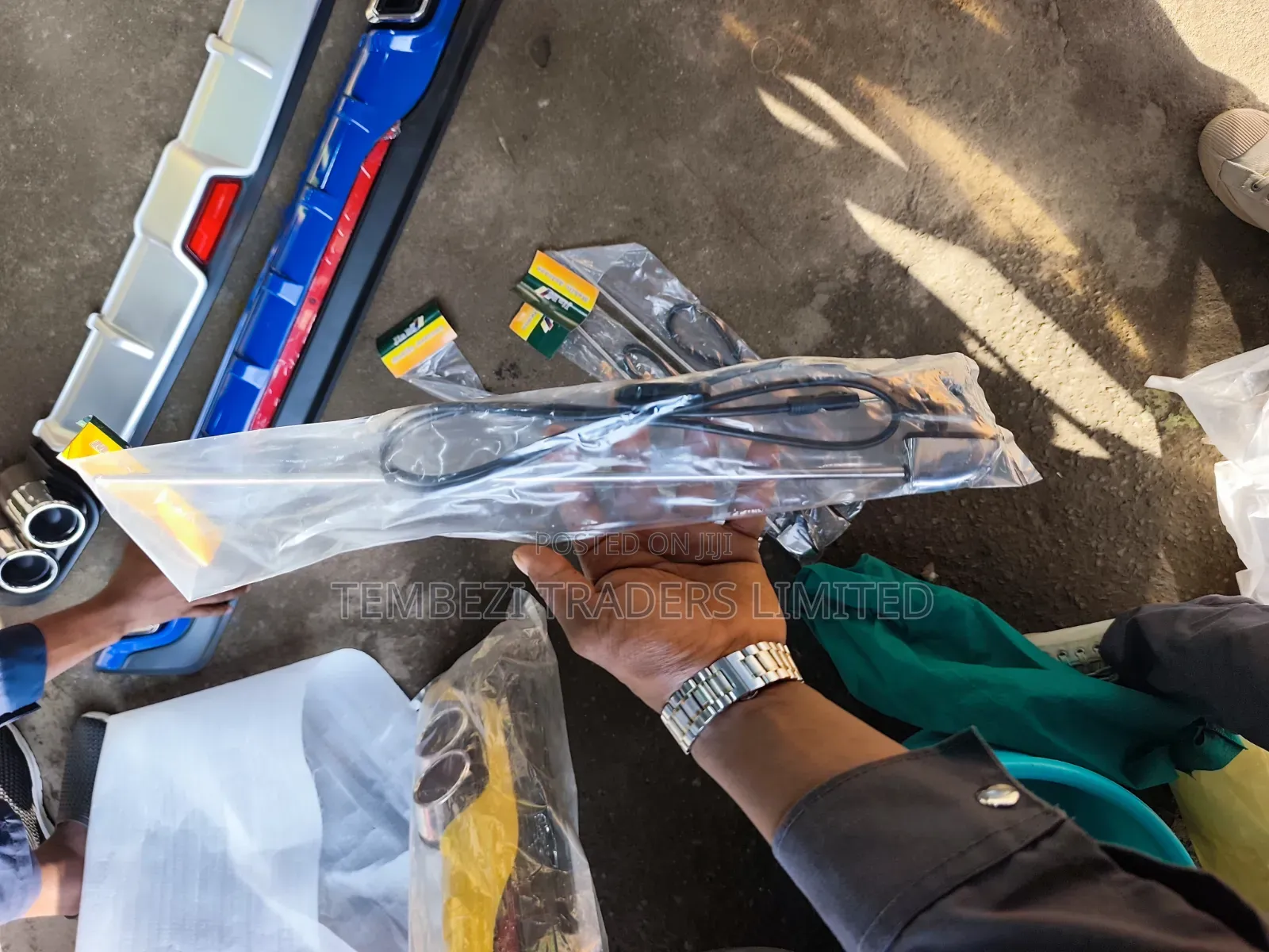Universal Car Side Antenna / Aerial - Fits Most Vehicles