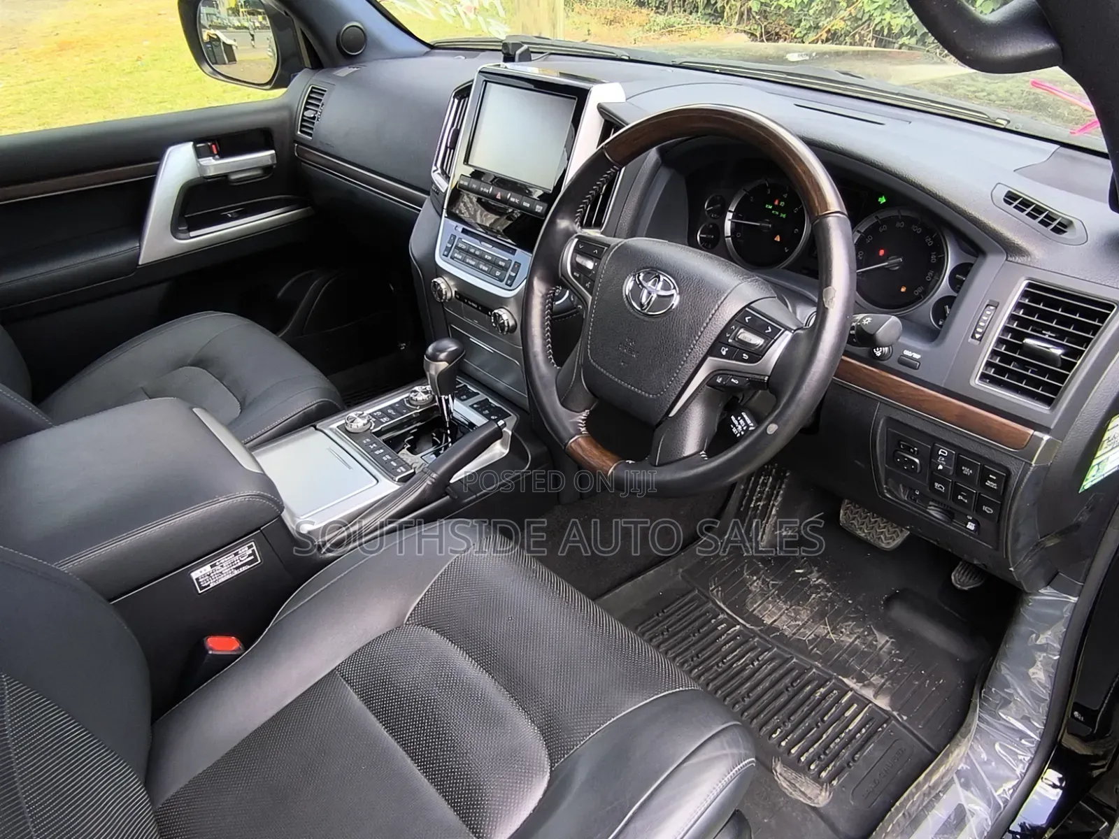 Toyota Land Cruiser 4.6 V8 ZX 2019 Black