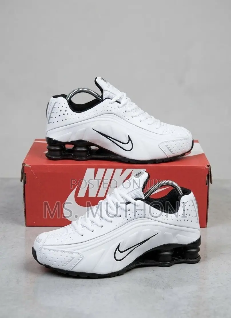 The Nike Shox R4 40-45