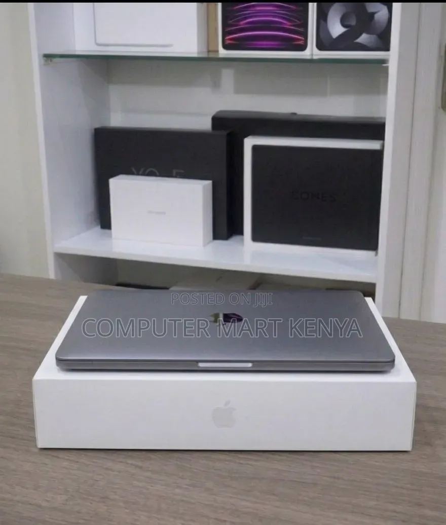 New Laptop Apple MacBook Pro 16GB Apple M1 SSD 1T