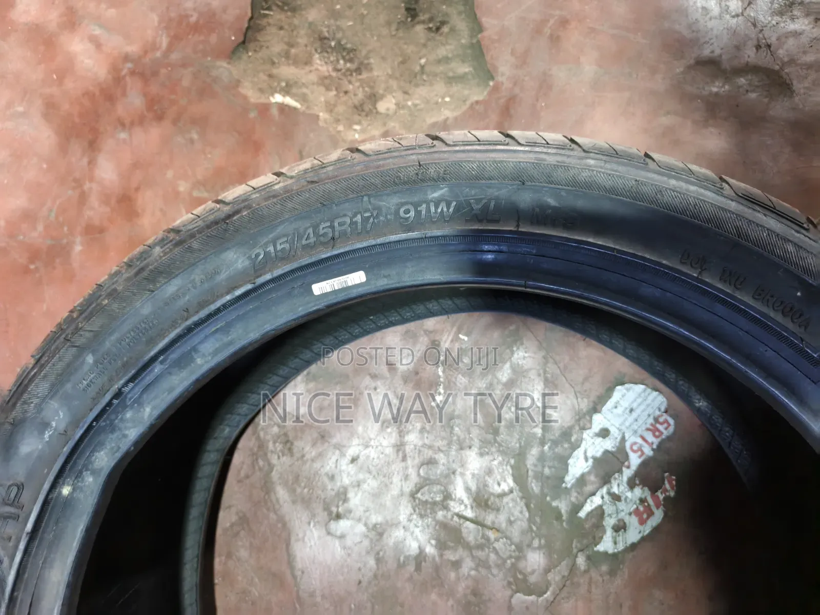 215/45r17 Centara