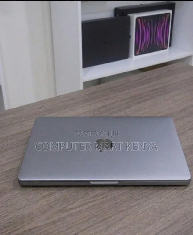 New Laptop Apple MacBook Pro 16GB Apple M1 Pro SSD 512GB