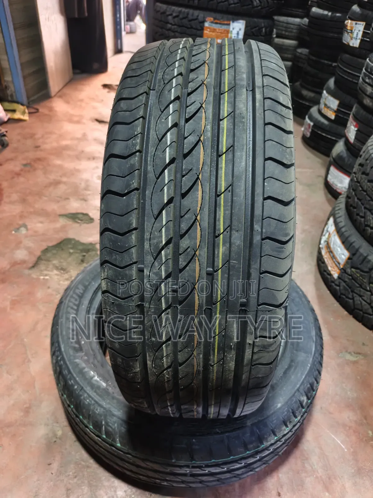 225/45r18 Centara