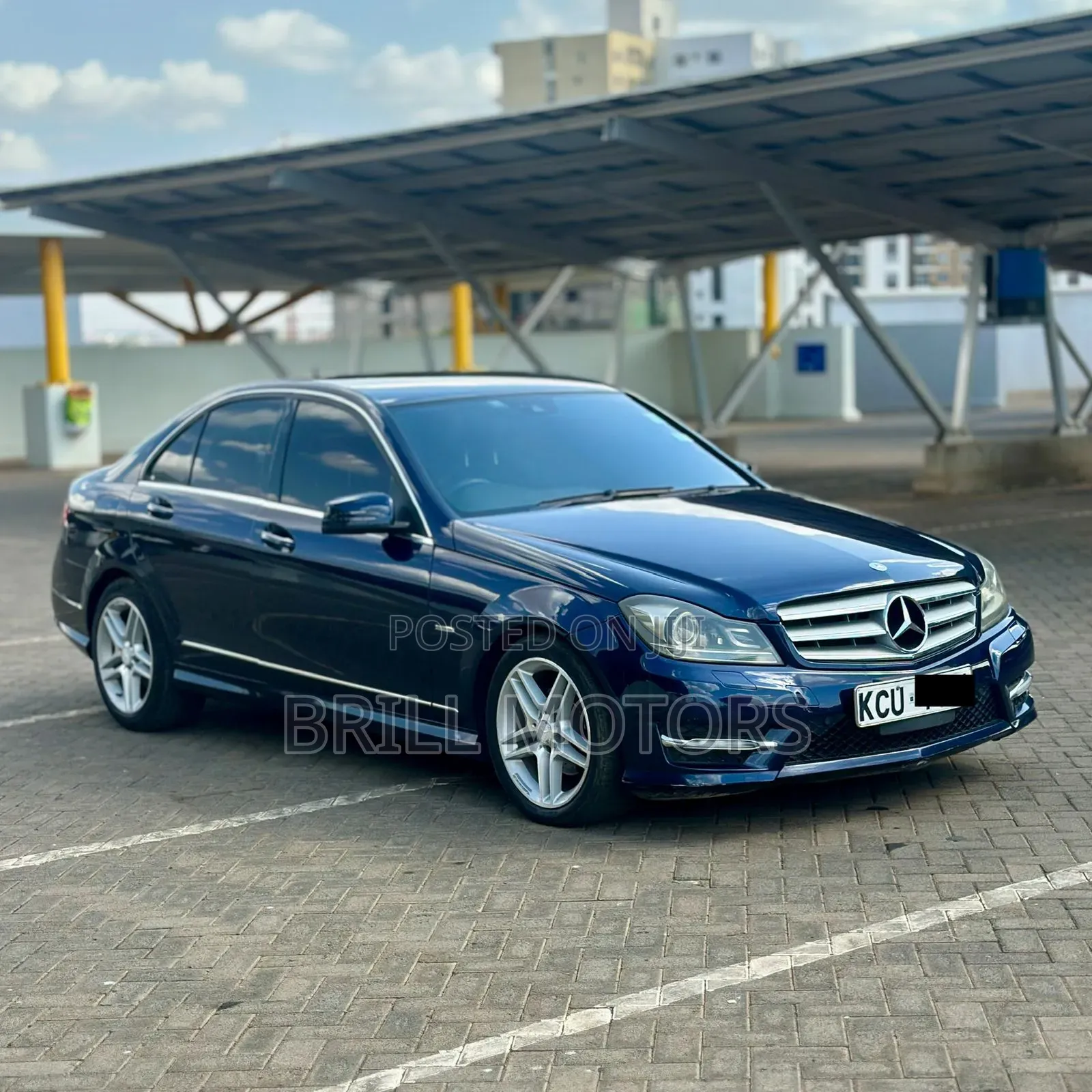 Mercedes-Benz C200 2012 Blue