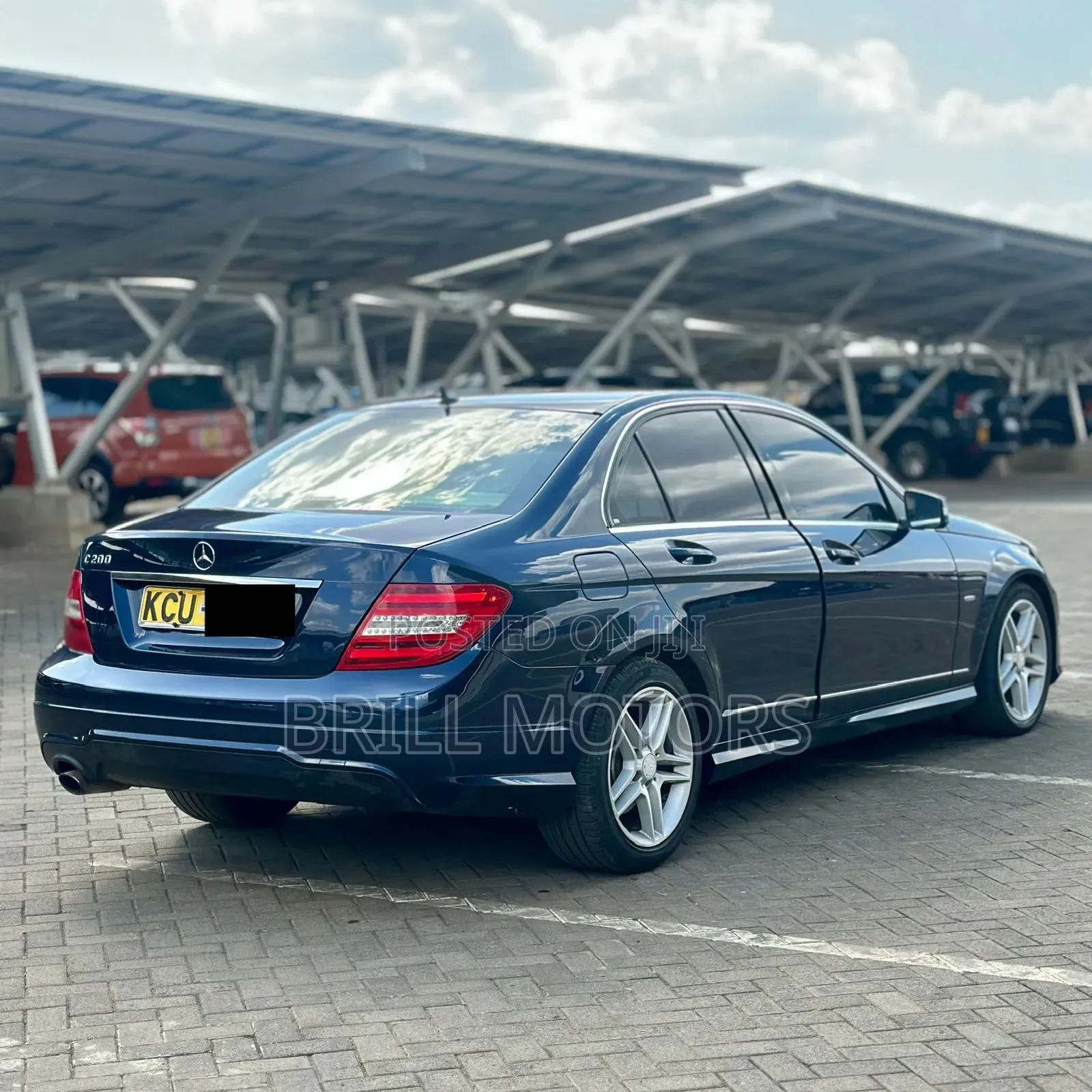 Mercedes-Benz C200 2012 Blue