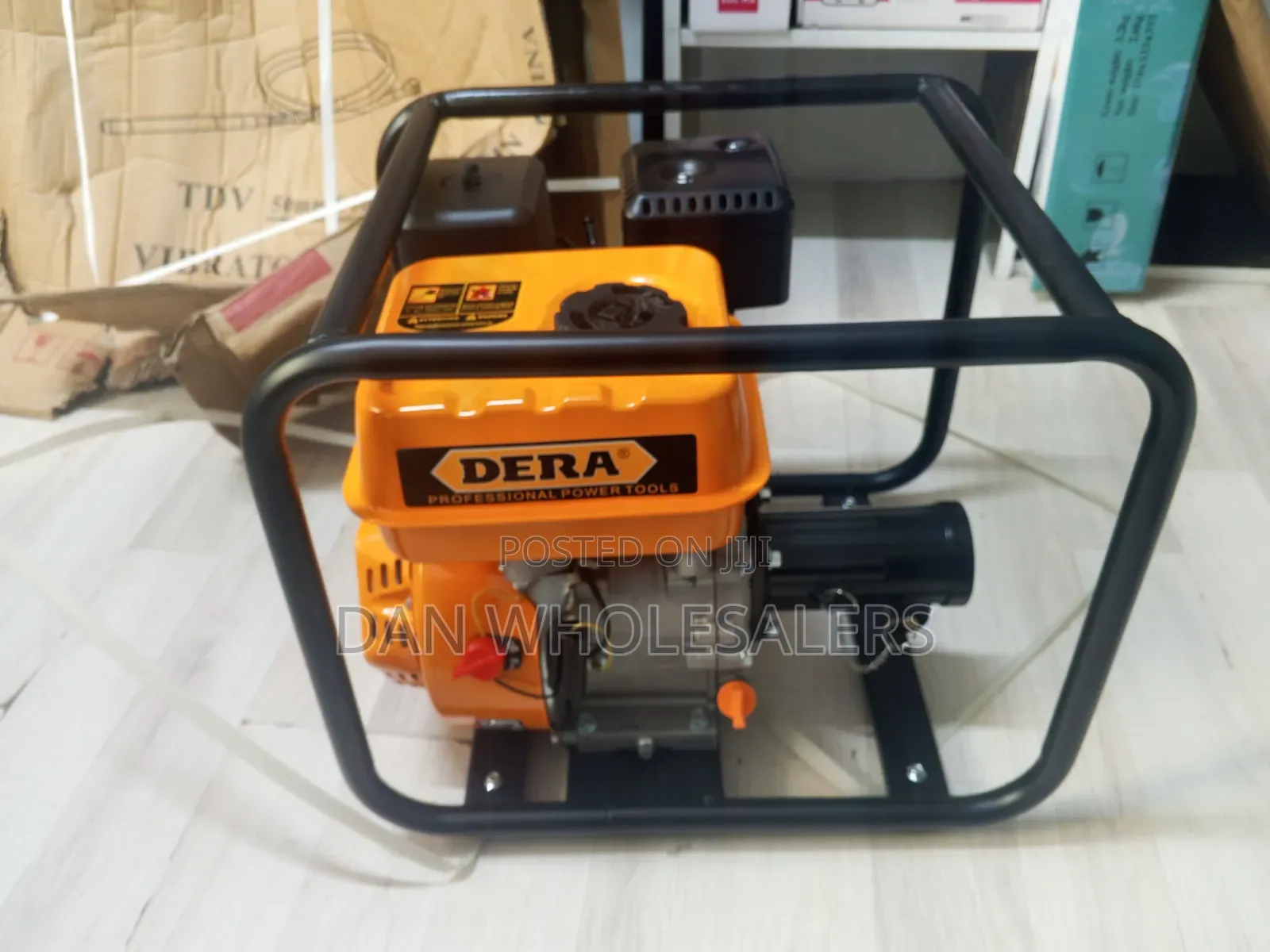 Dera Petrol Vibrator With Pocker Shaft