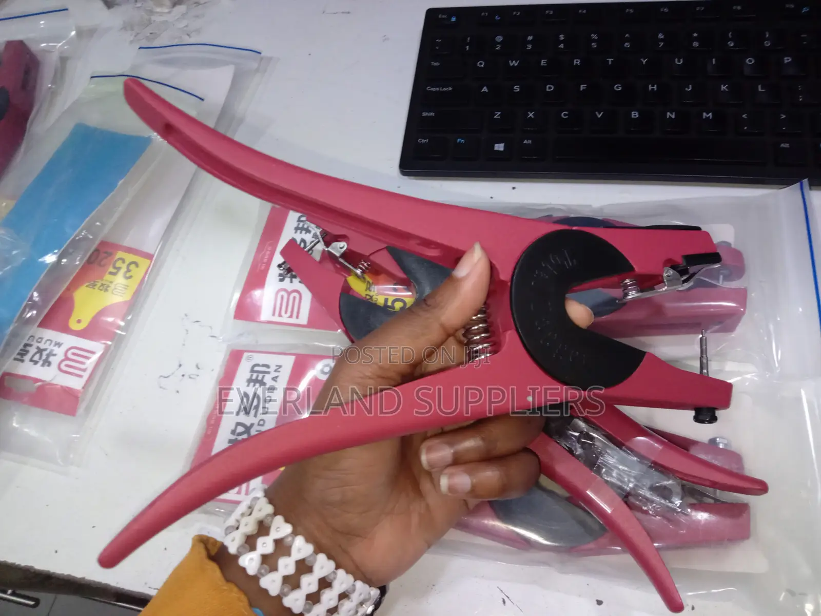 Rugged Ear Tag Applicator