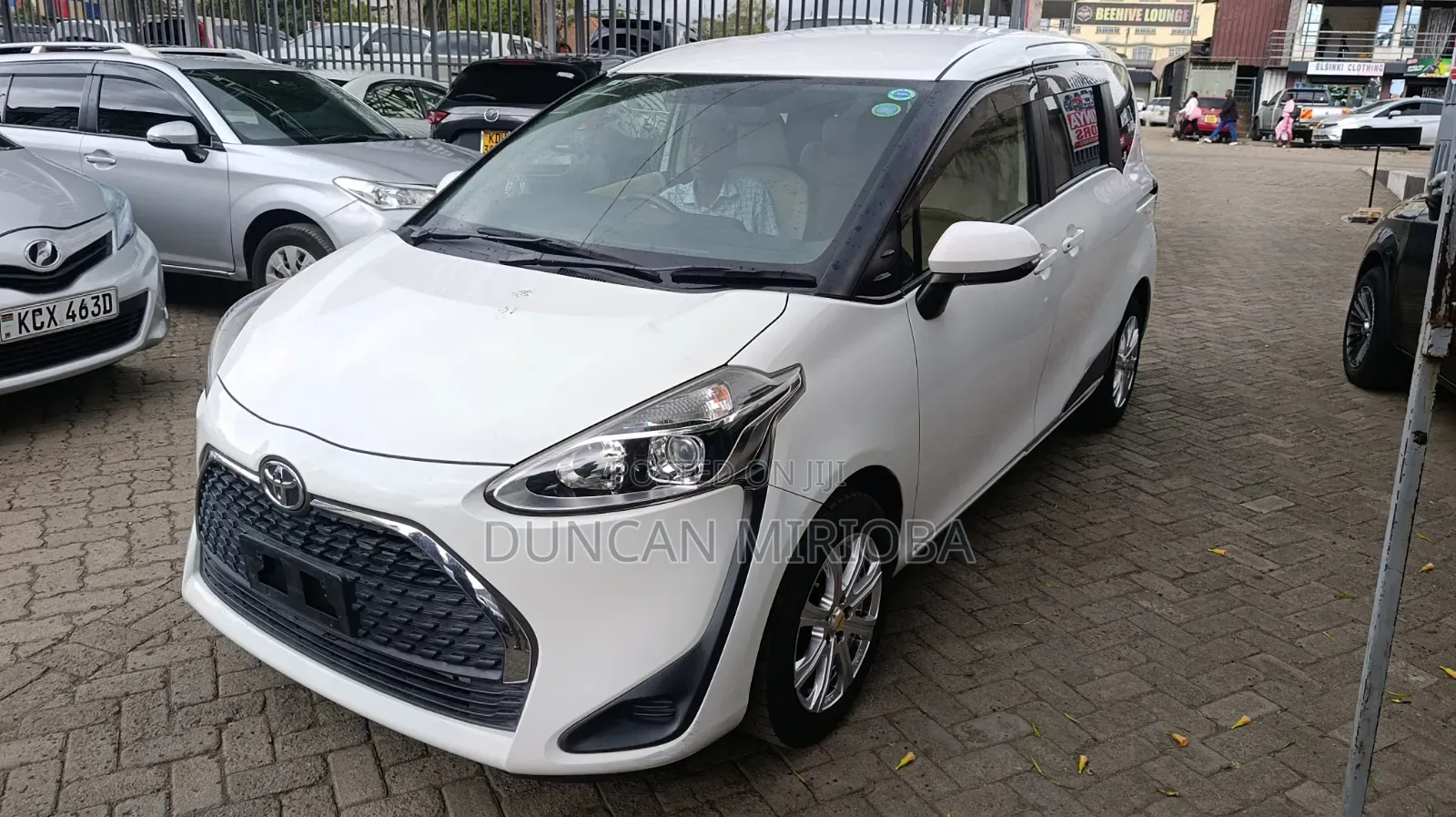 Toyota Sienta 2019 White