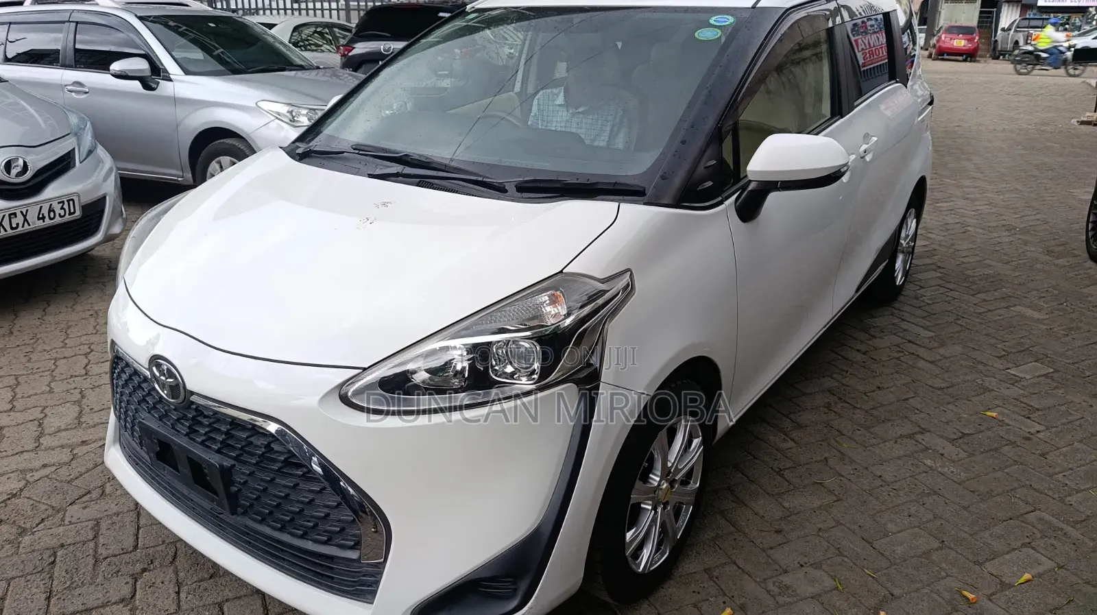Toyota Sienta 2019 White