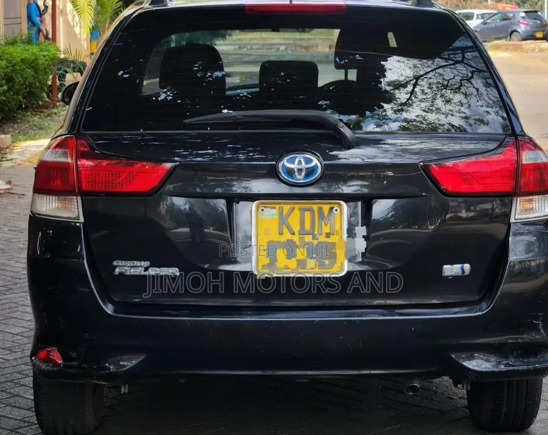 Toyota Corolla Fielder 2016 Black