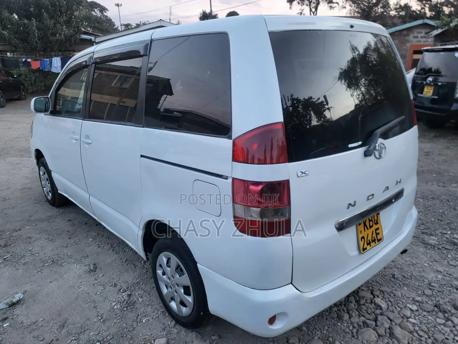 Toyota Voxy 2005 White