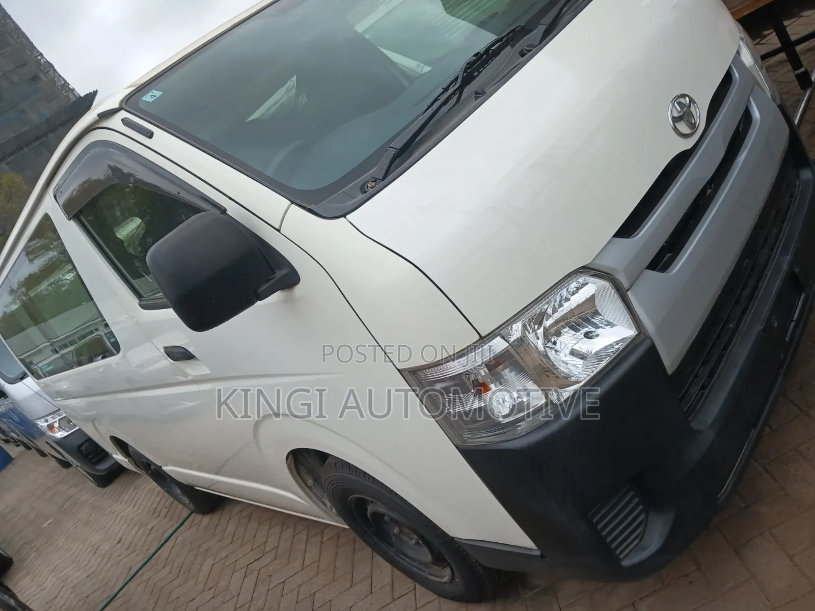 Toyota HiAce 2021 White