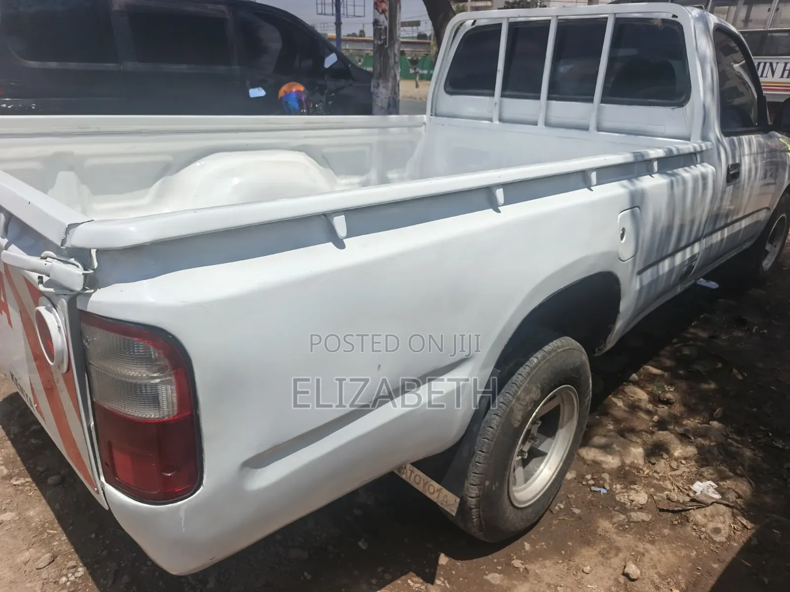 Toyota Hilux 2003 White