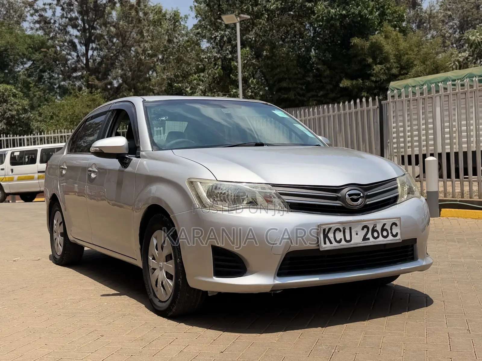 Toyota Axio 1.5 G 2WD 2012 Silver