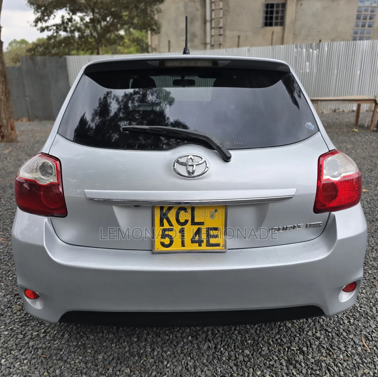 Toyota Auris 2010 Silver