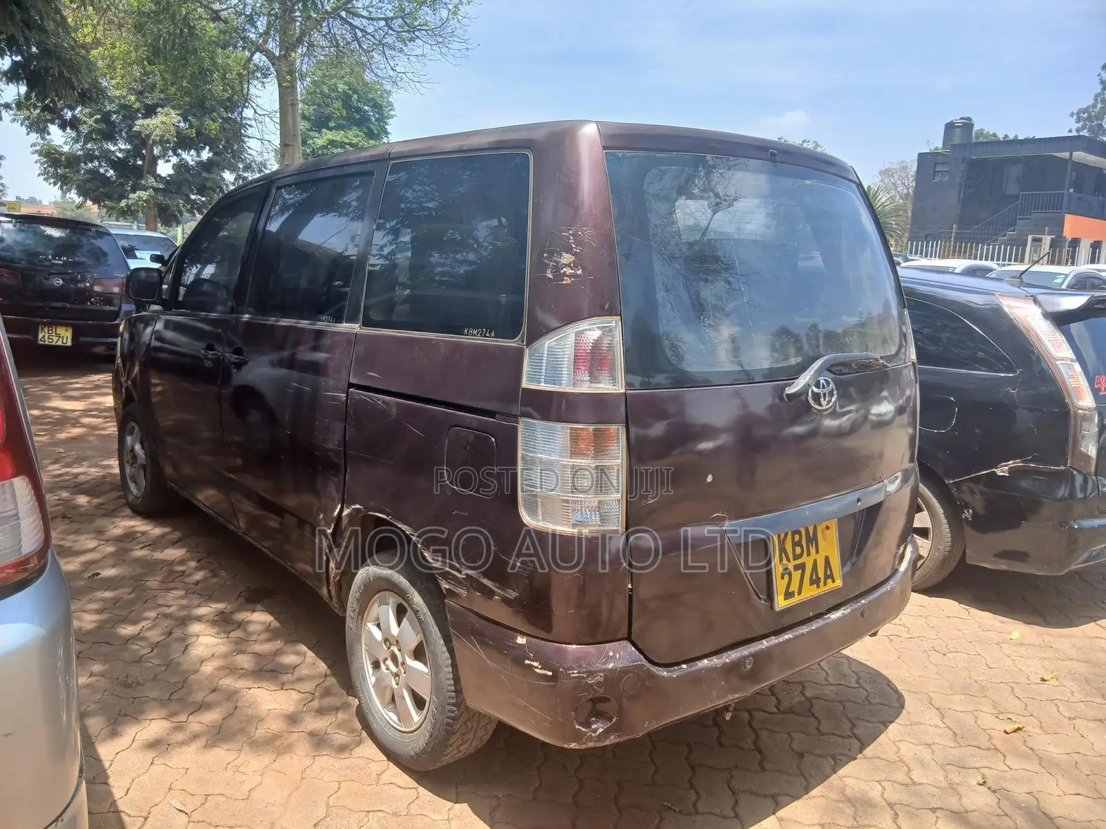 Toyota Voxy 2003 Red