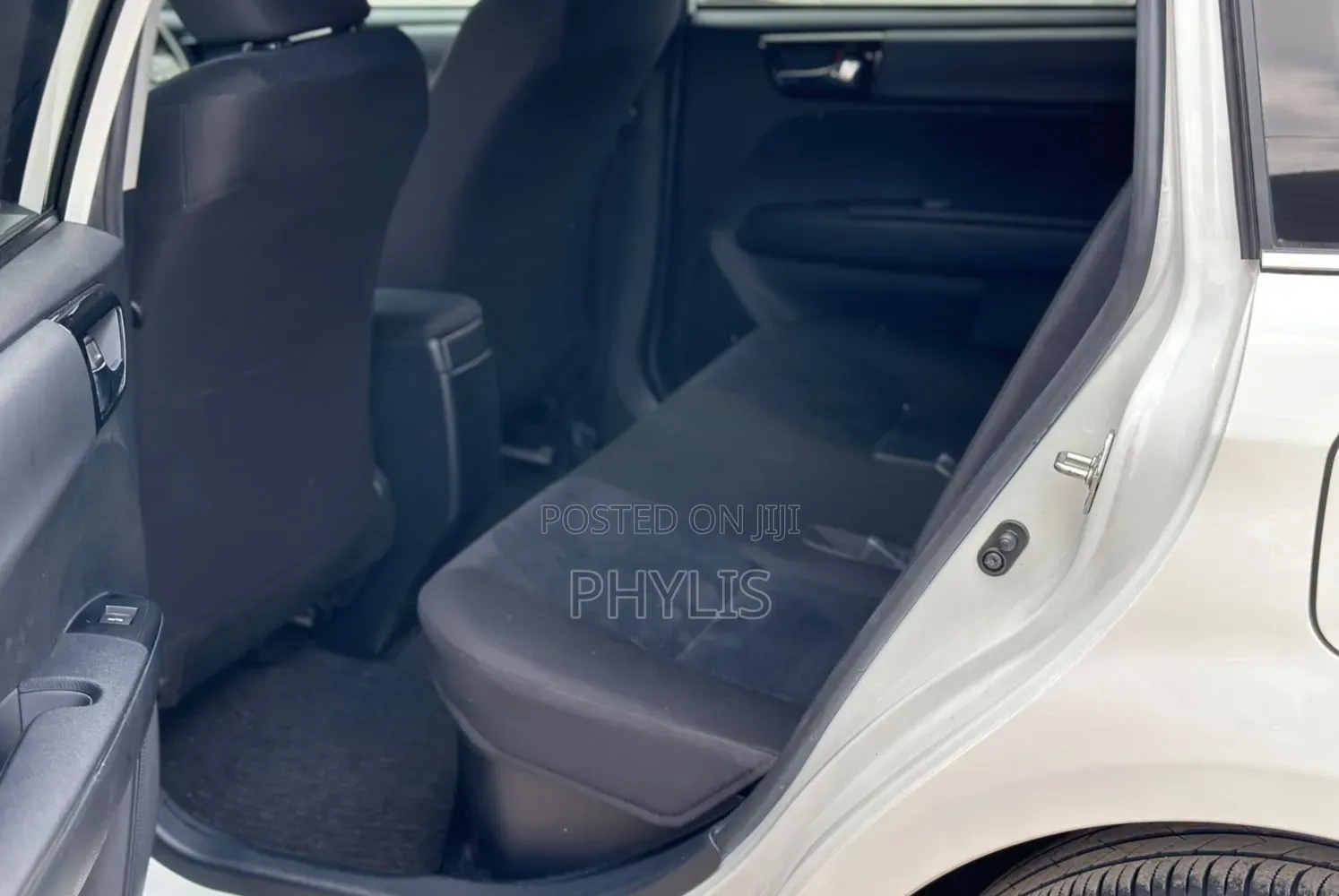 Toyota Corolla Fielder 1.5 Hybrid FWD 2019 White