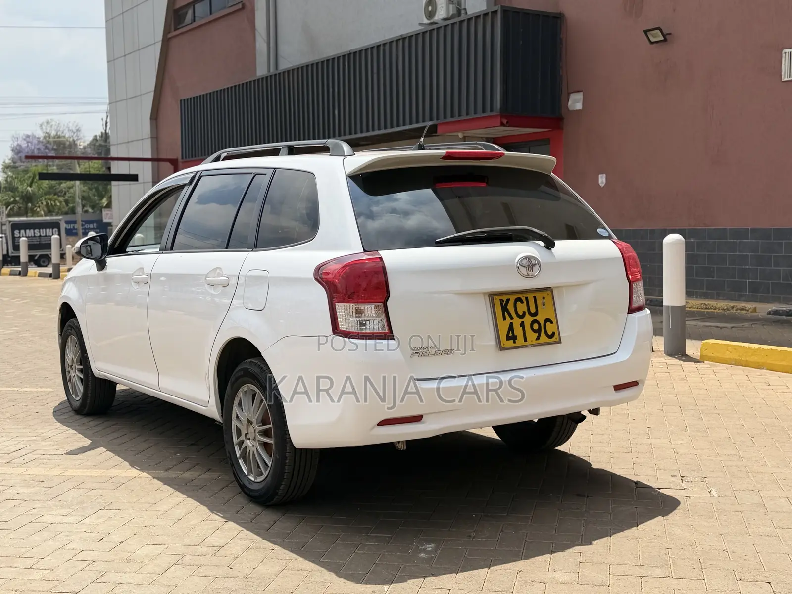 Toyota Corolla Fielder 1.5 Petrol FWD 2013 White