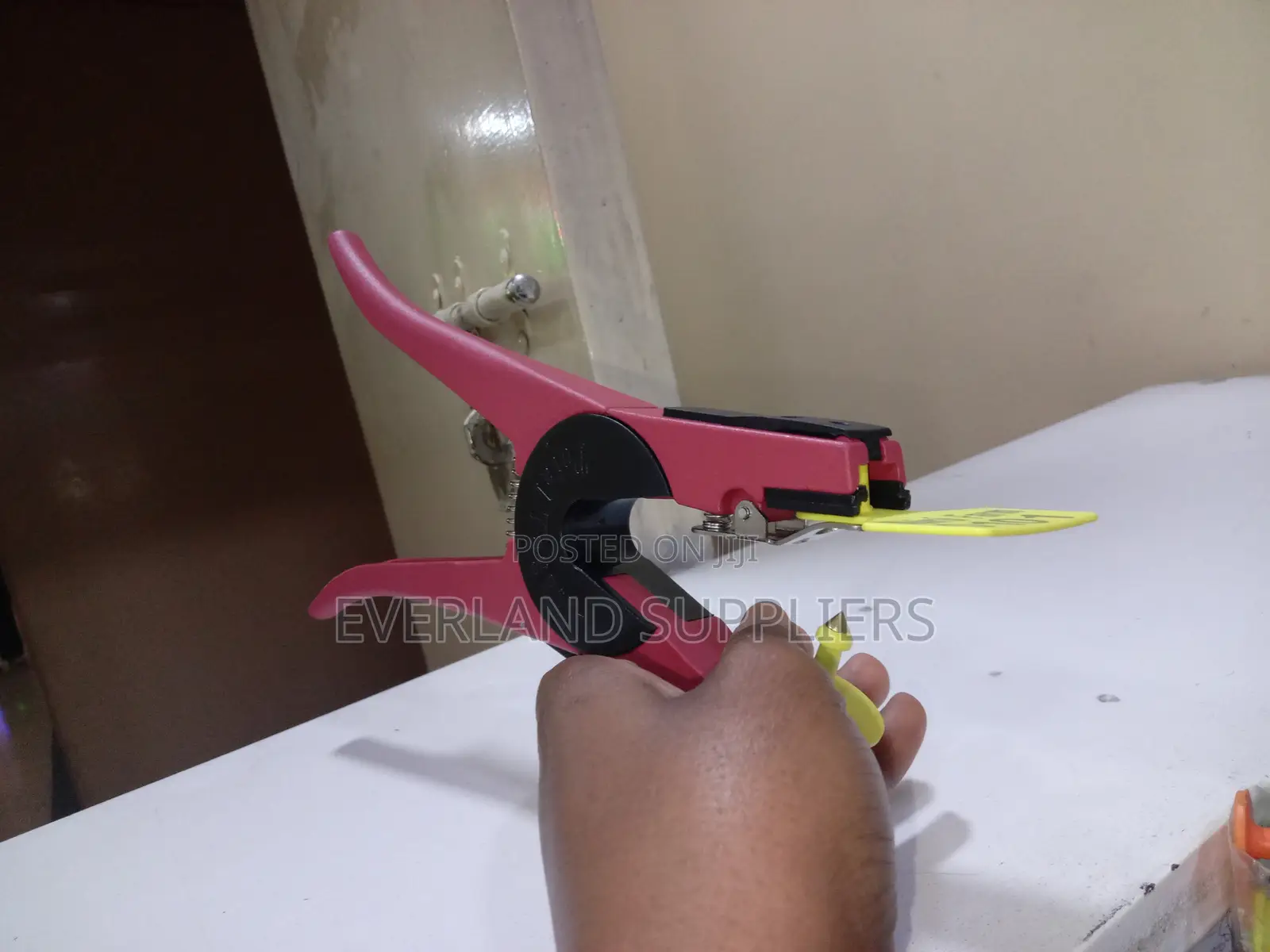 Handy Livestock Applicator