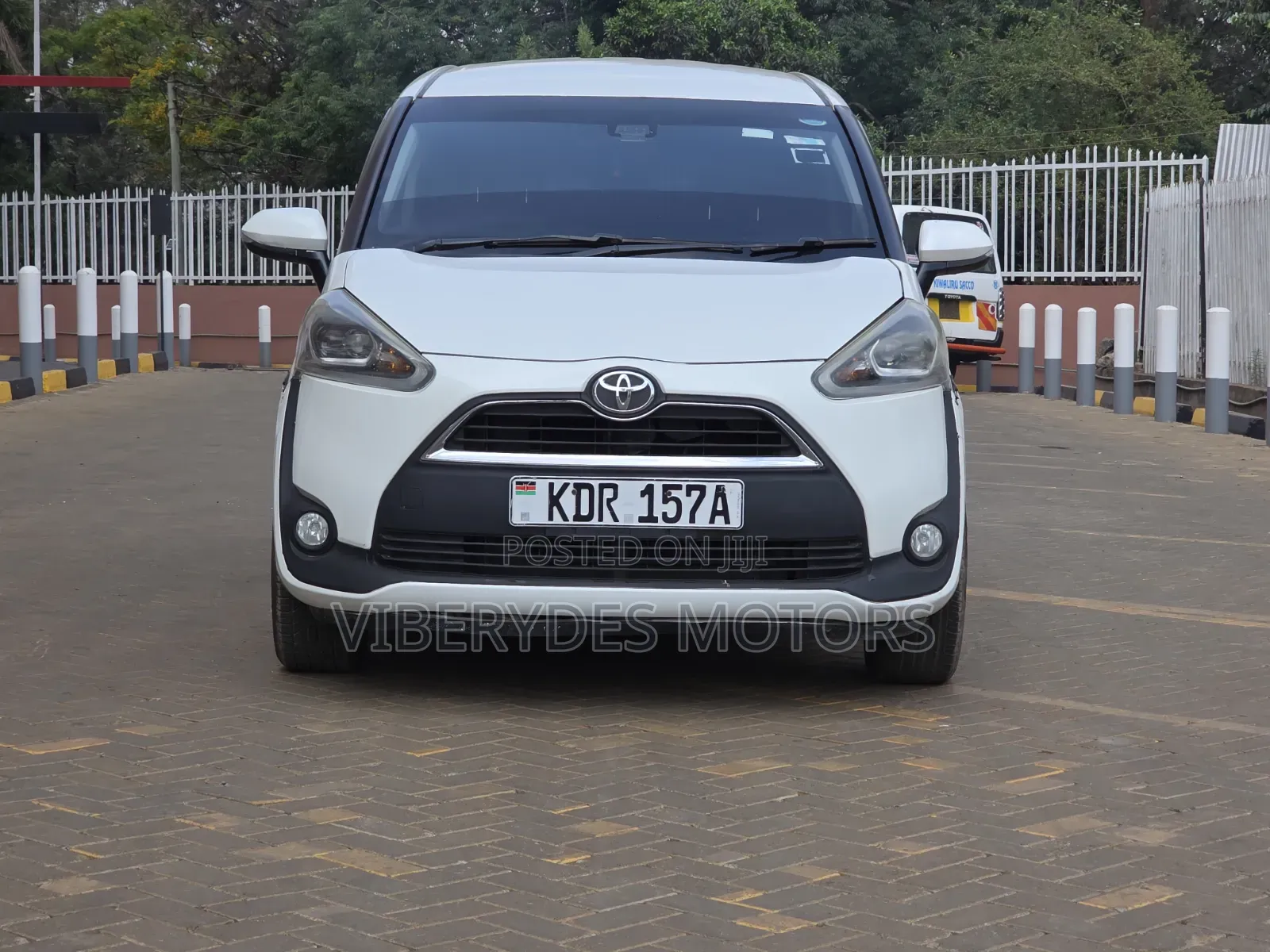 Toyota Sienta 2016 White