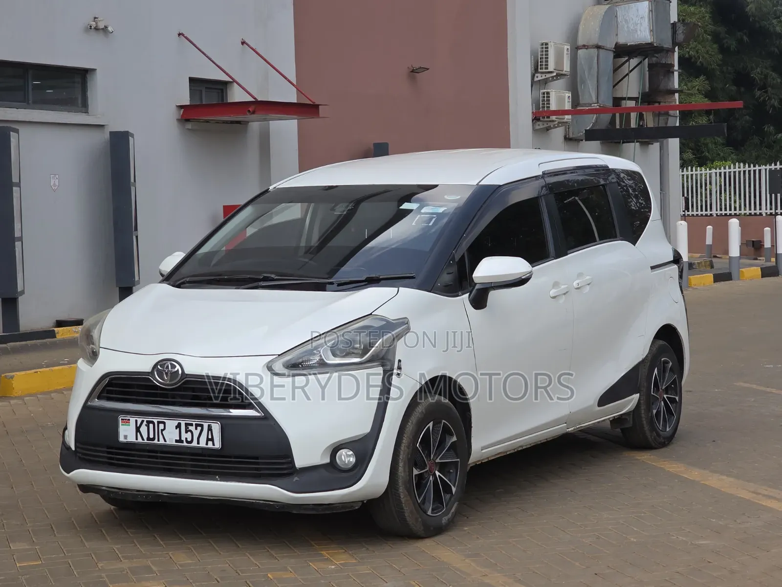 Toyota Sienta 2016 White