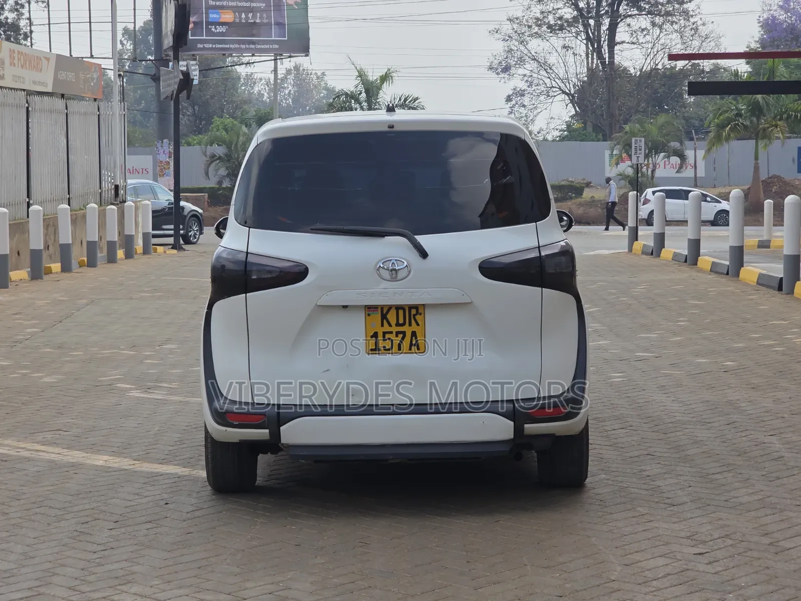 Toyota Sienta 2016 White