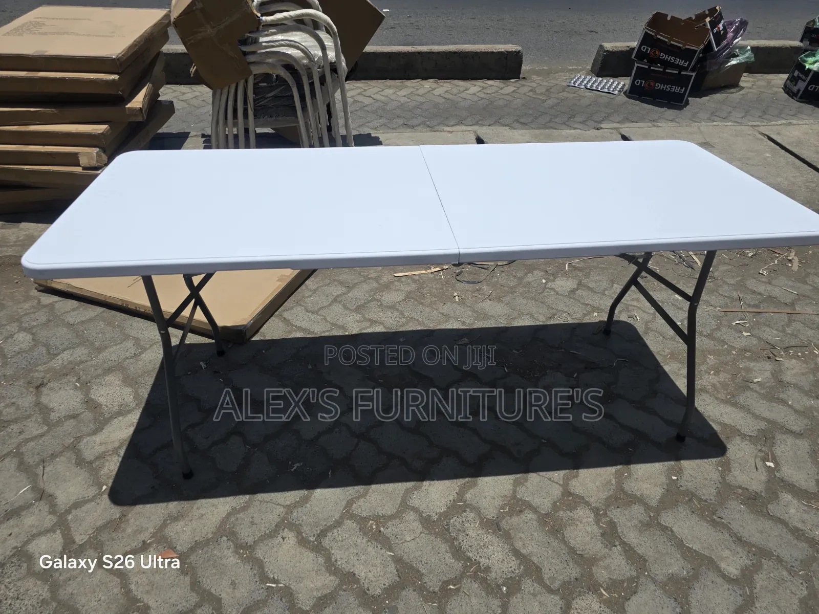 Luxury MODERN FOLDABLE Table/