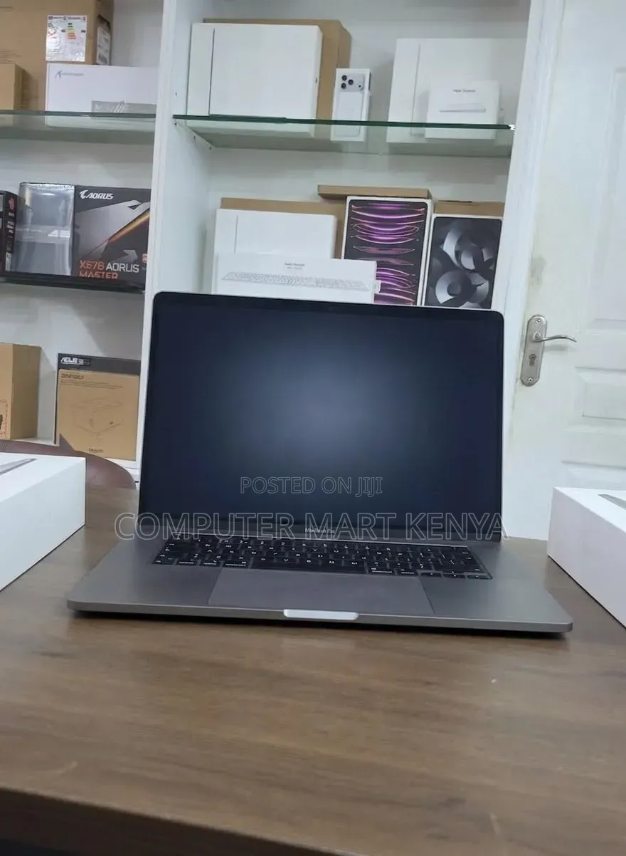 New Laptop Apple MacBook Pro 2019 32GB Intel Core i7 SSD 1T