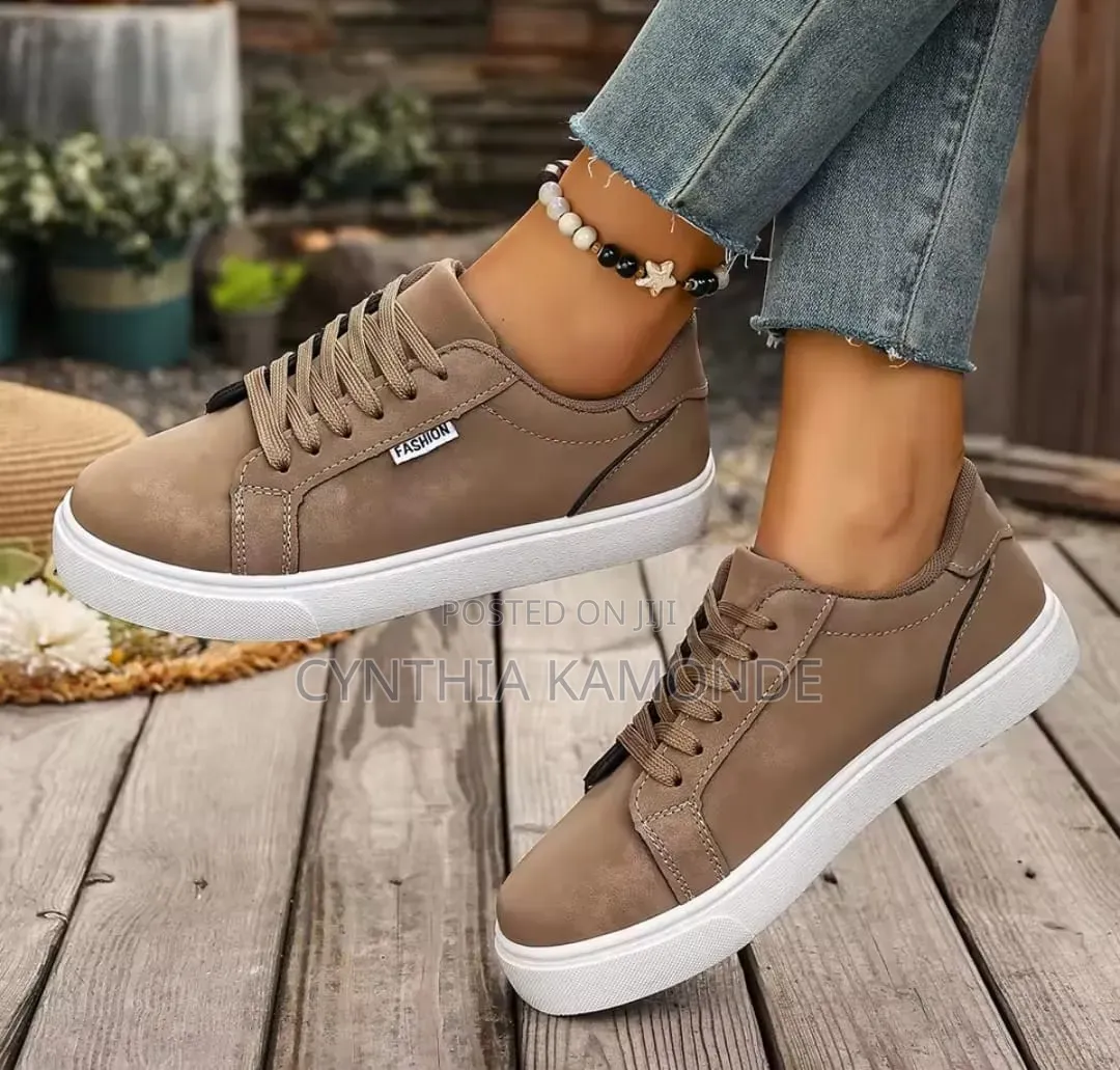 Fashionable Ladies Sneakers