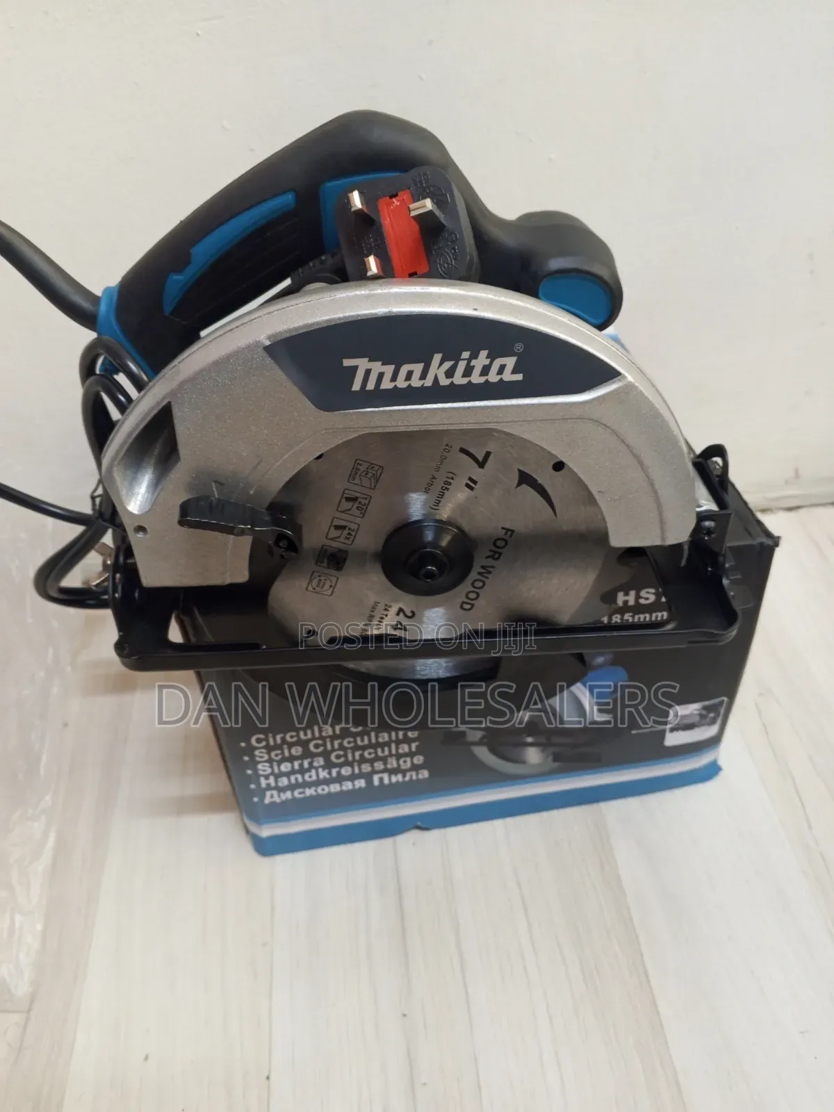Makita HS700 185mm Circular Saw Professional Wood Cutter Machine