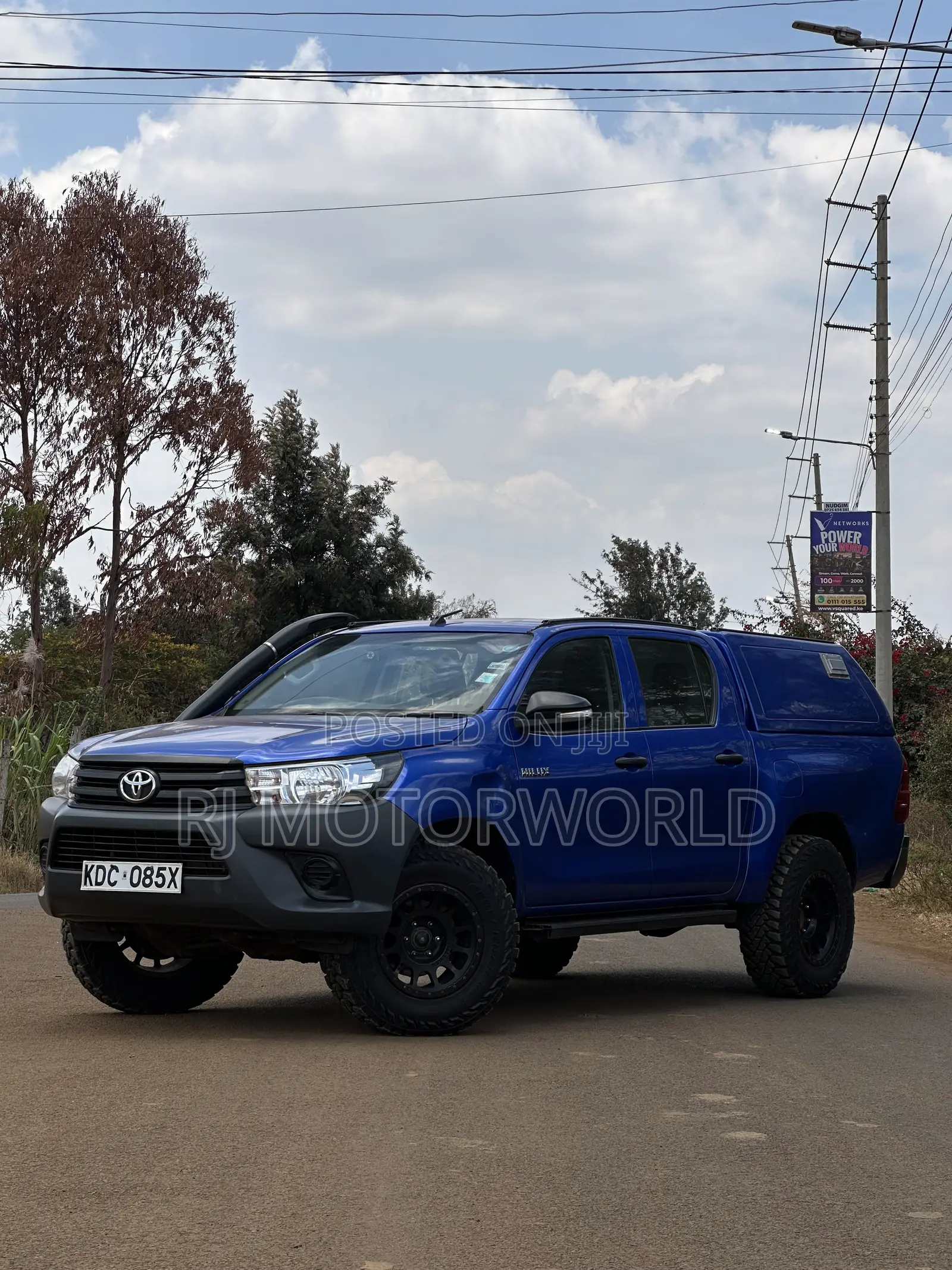 Toyota Hilux Revo Double Cab Deisel 2.4 AWD 2017 Blue