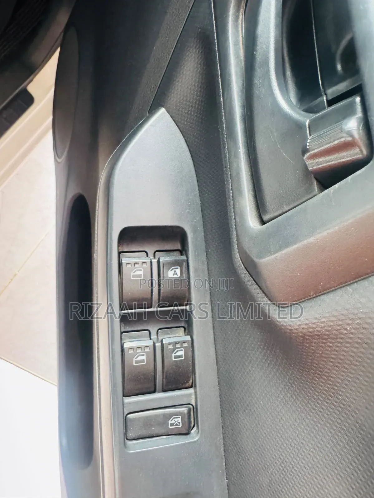 Daihatsu Mira 2018 White