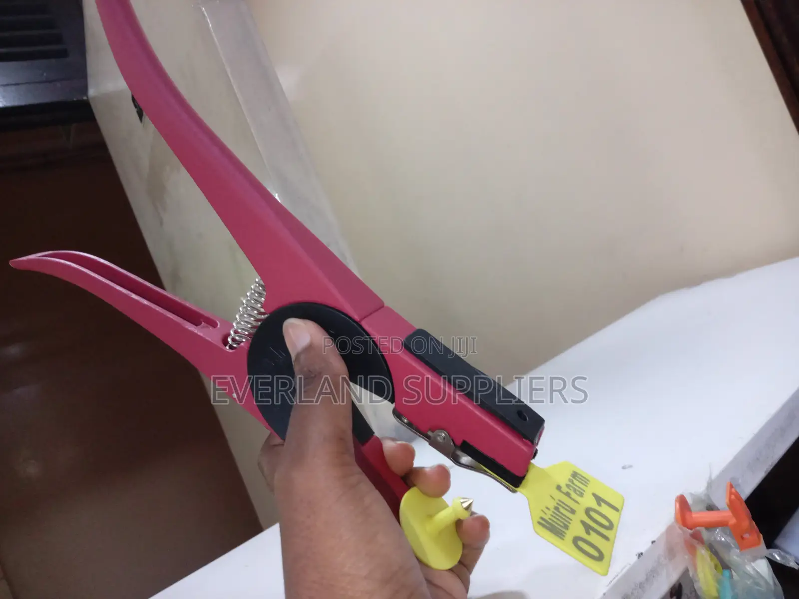 Rapid Tagging Applicator