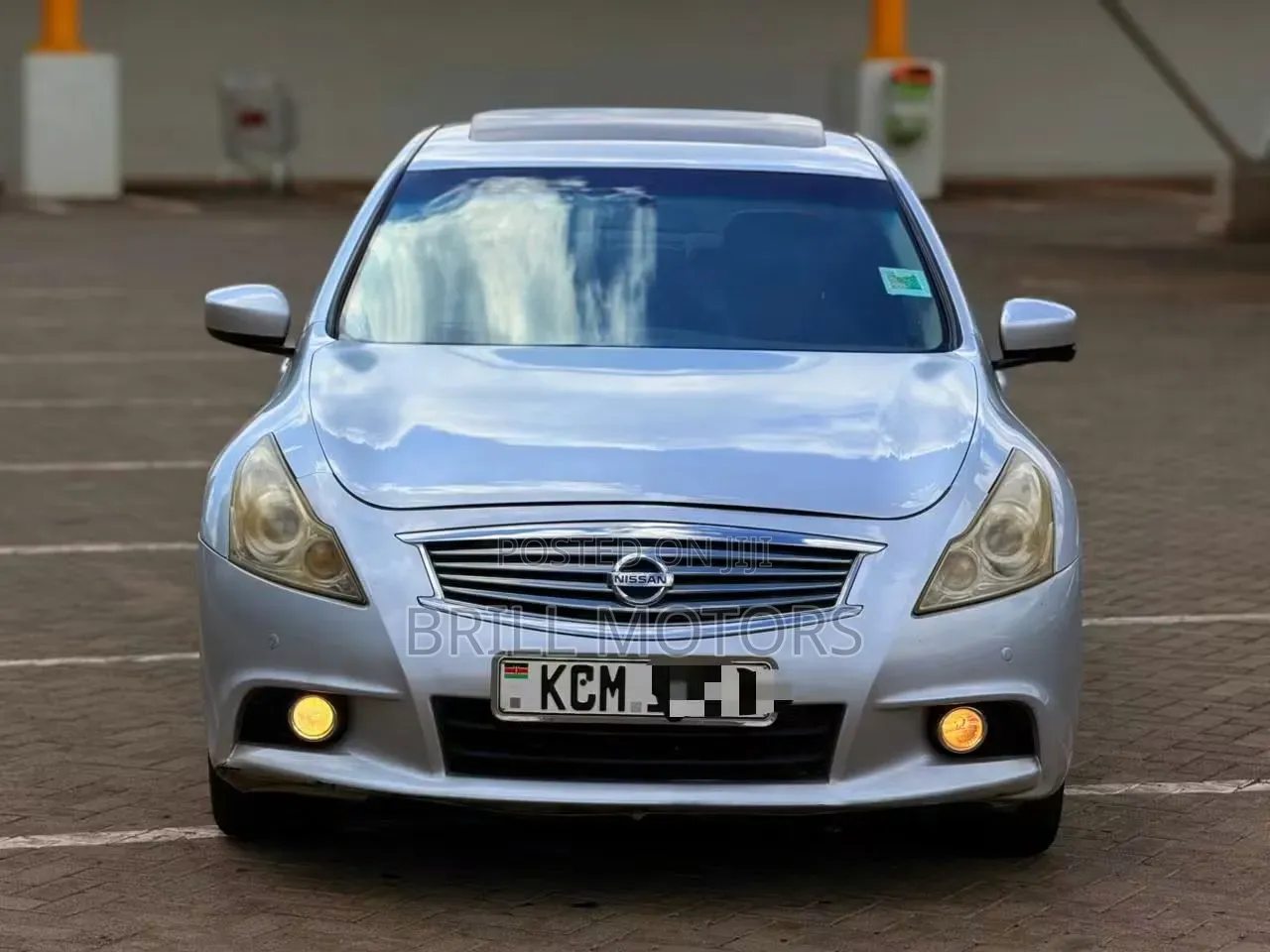 Nissan Skyline 2010 Silver