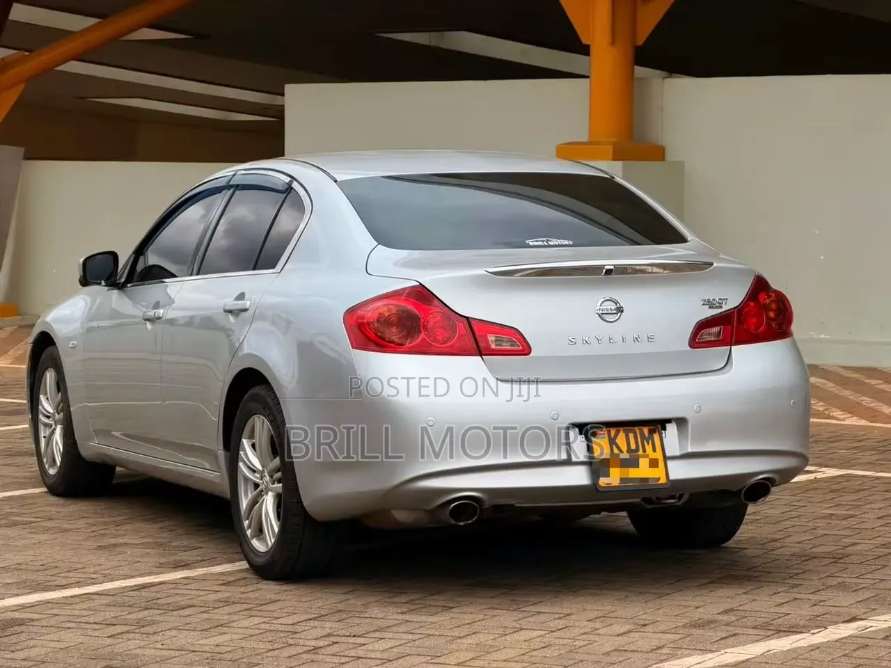 Nissan Skyline 2014 Silver