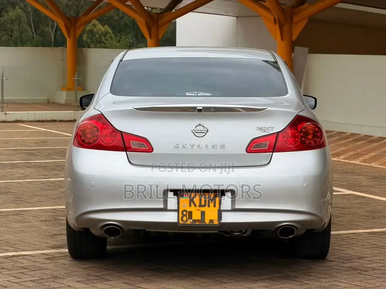 Nissan Skyline 2014 Silver
