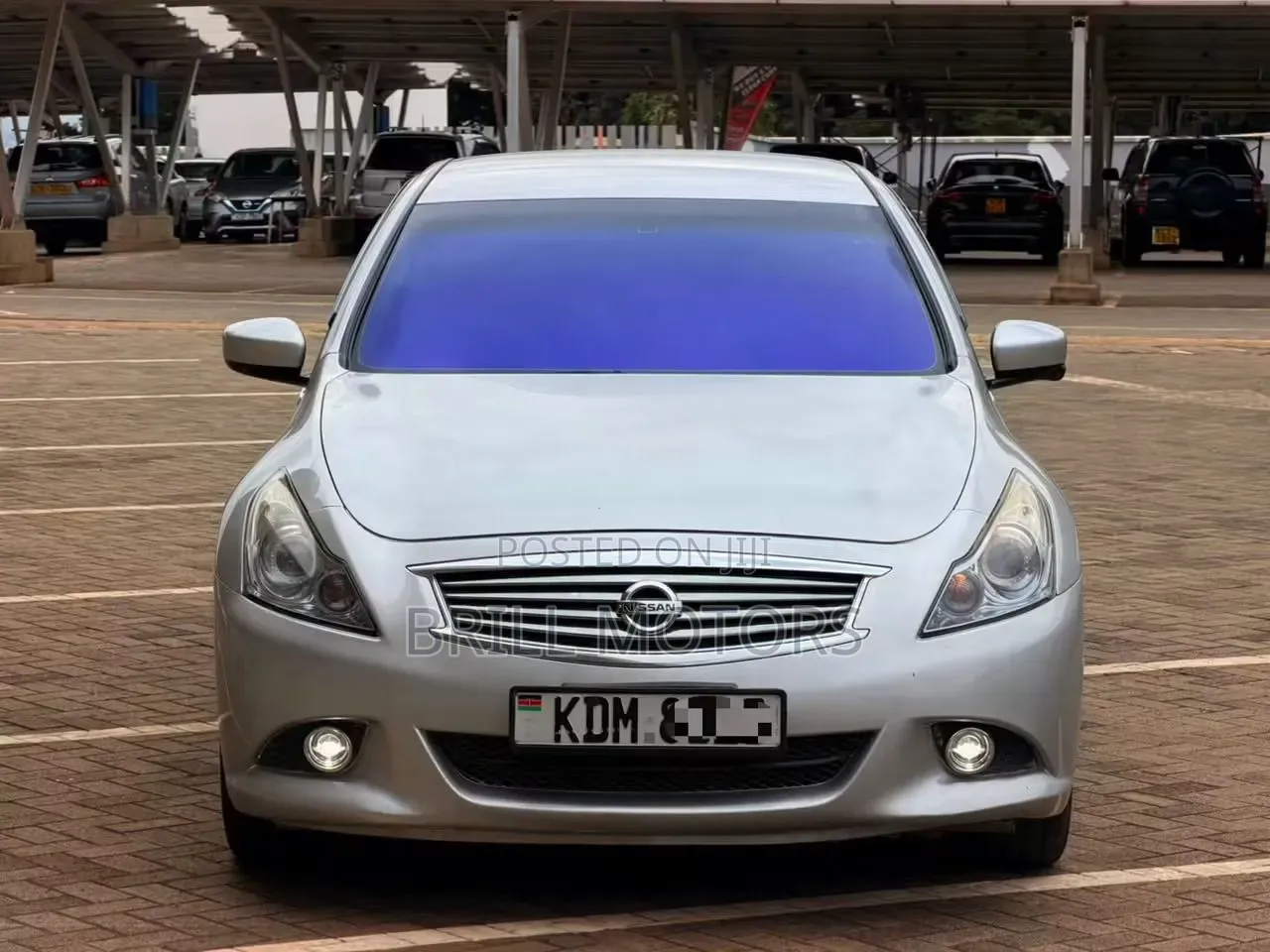 Nissan Skyline 2014 Silver