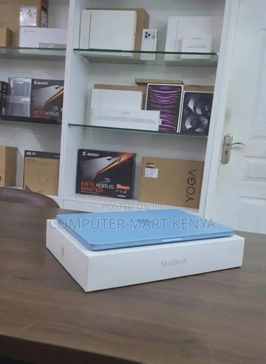 New Laptop Apple MacBook Pro 2018 16GB Intel Core i7 SSD 512GB