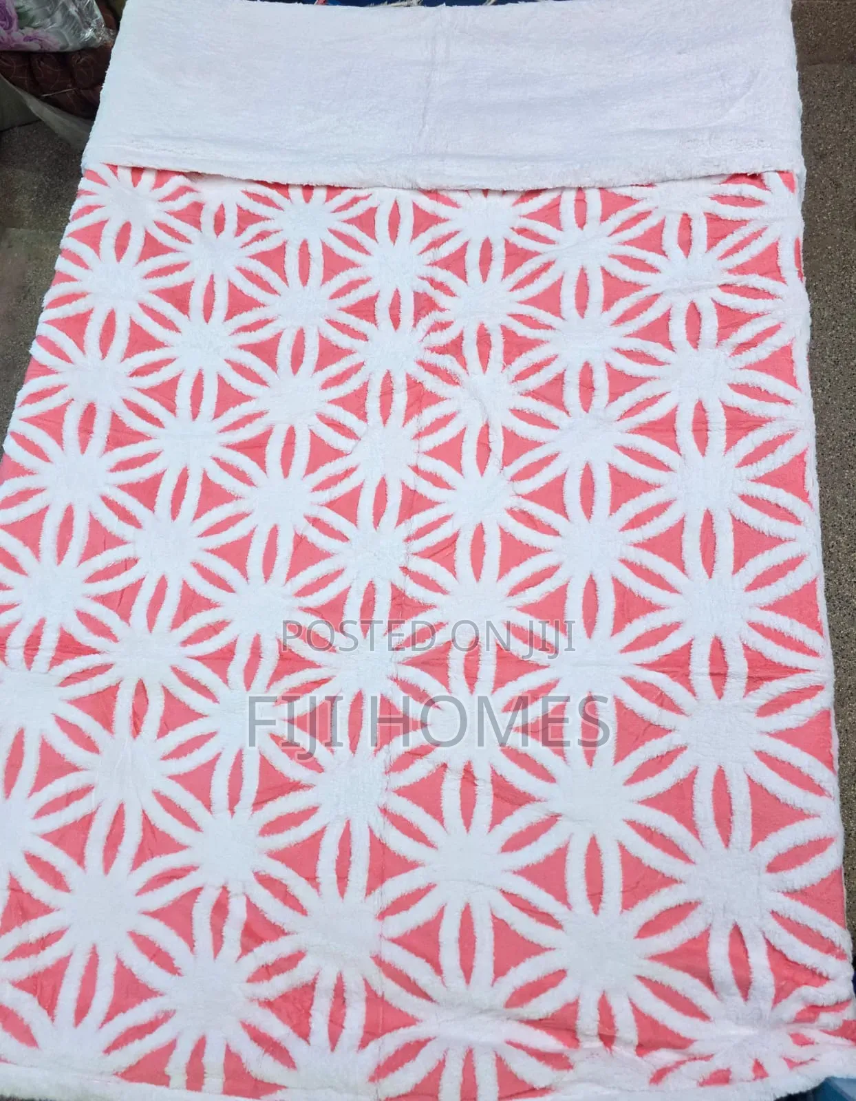 Heavy Sherpa Fleece Throw Blanket | 6x6