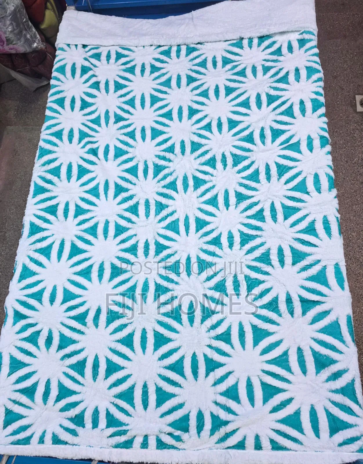 Heavy Sherpa Fleece Throw Blanket | 6x6