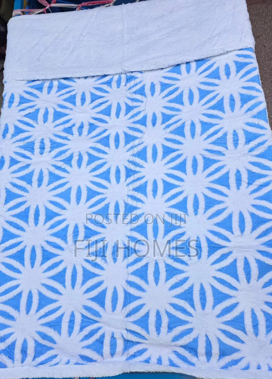 Heavy Sherpa Fleece Throw Blanket | 6x6