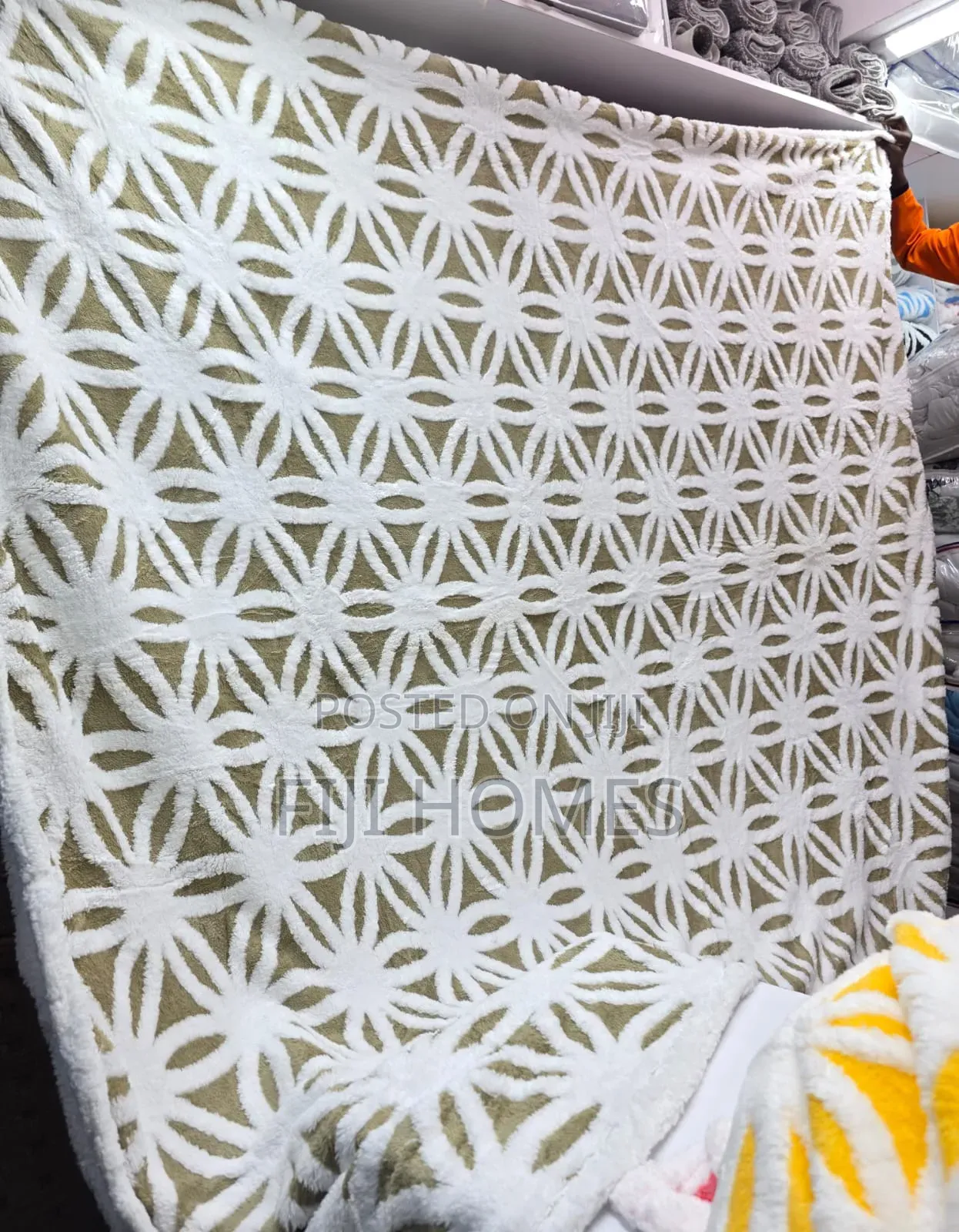 Heavy Sherpa Fleece Throw Blanket | 6x6