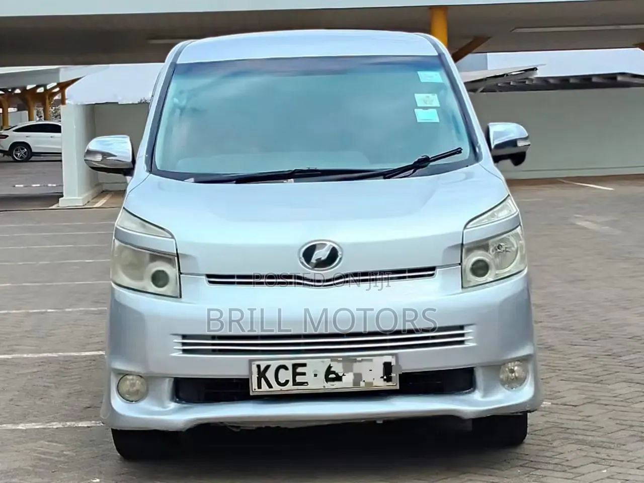 Toyota Voxy 2007 Silver