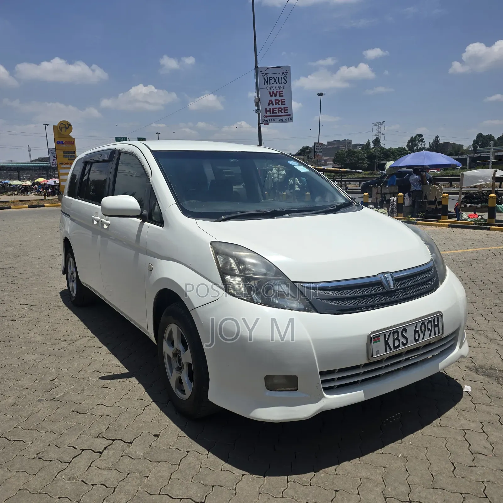 Toyota ISIS 2008 White