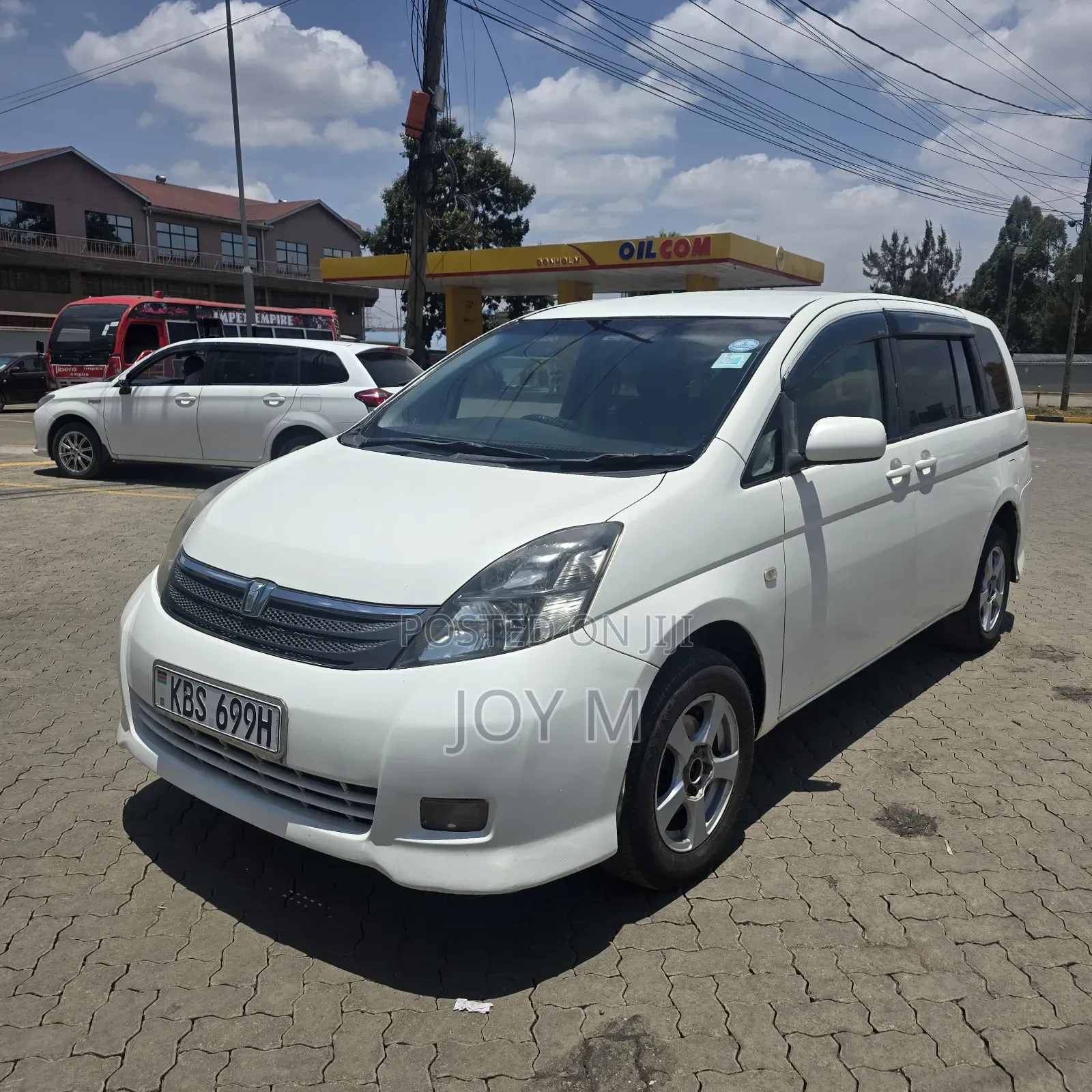 Toyota ISIS 2008 White