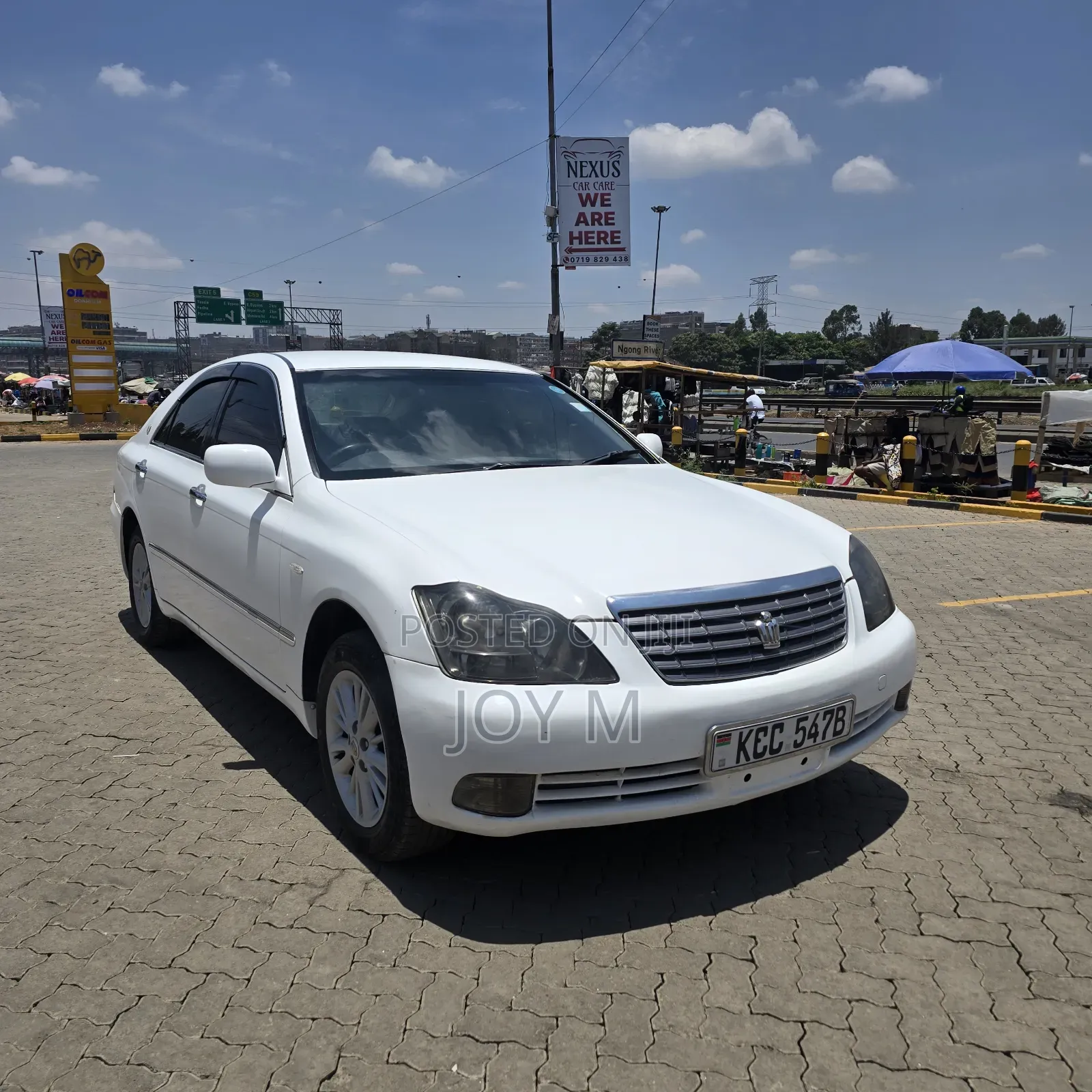 Toyota Crown 2010 White